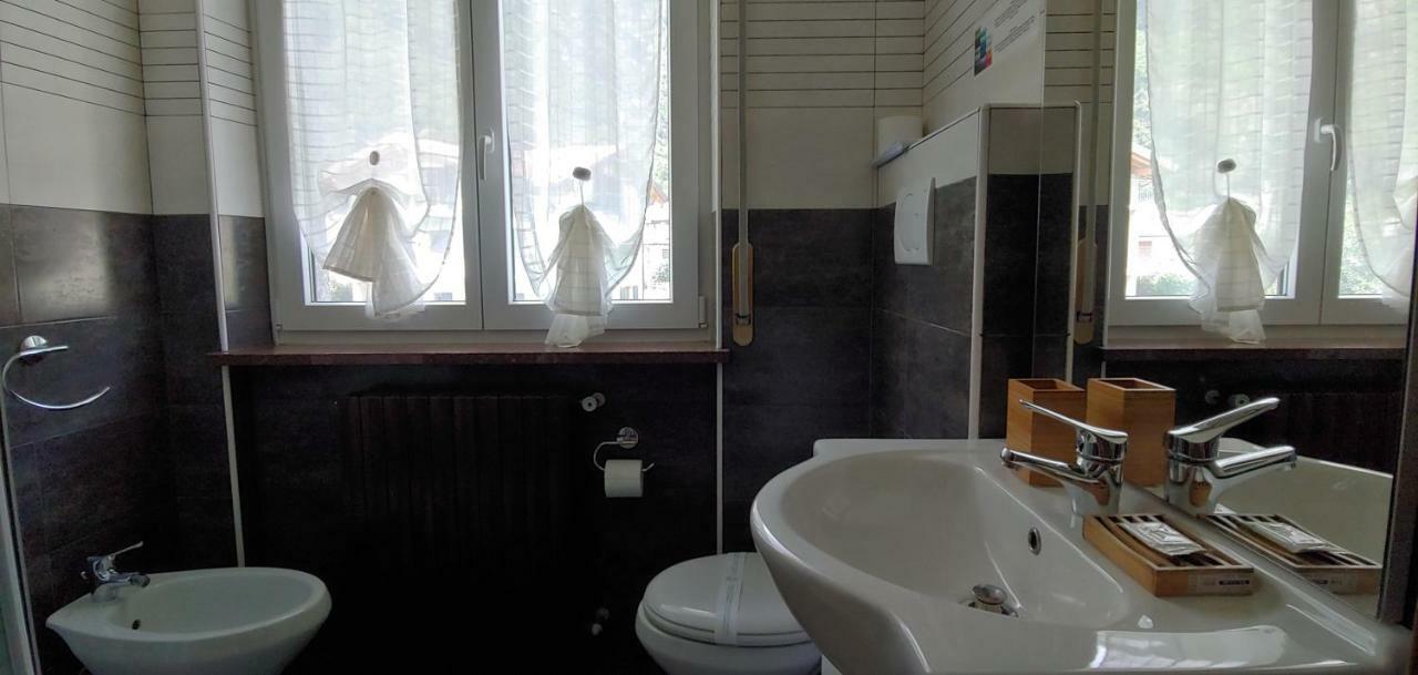 Affittacamere Valchiavenna - Foresteria Lombarda Con Parcheggio Privato Sul Posto! Apprezzata Gestione Familiare Dal 2012, Qualita-Prezzo Top! "Guest-House With Private Parking On Site! Appreciated Family Management Since 2012, Quality-Price Top!" Exterior photo